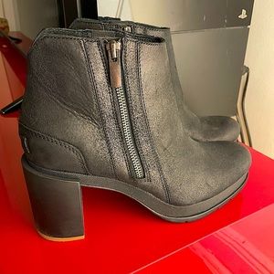 New Sorel Frye Melissa Women’s Black Leather Block Heel Chelsea Boot Size 9